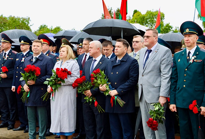 В Гродно прошел торжественный митинг, посвященный Дню народного единства