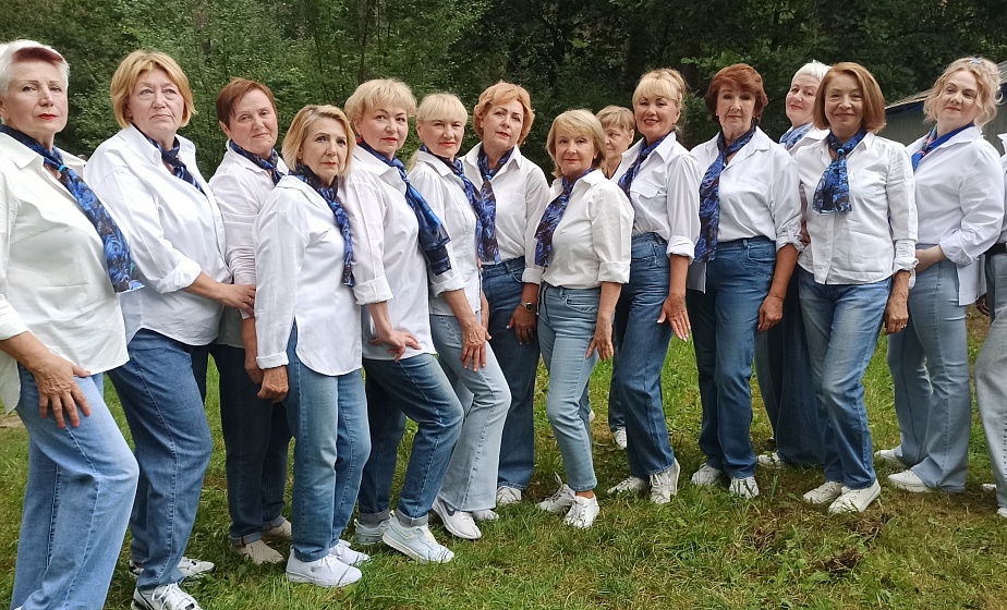 Активные гродненки золотого возраста  зажигают под латиноамериканскую музыку 