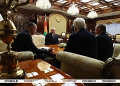 Александр Лукашенко предложил вернуть советский опыт работы с регионами России
