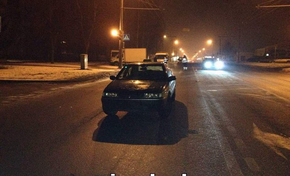 В Гродно ночью на пешеходном переходе таксист сбил девушку