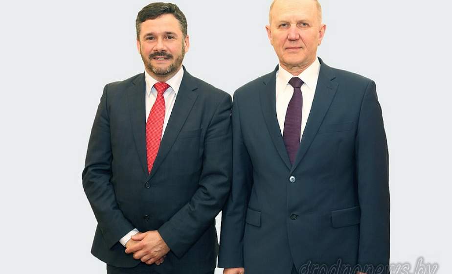 Председатель облисполкома Владимир Кравцов встретился с Чрезвычайным и Полномочным Послом Литвы в Беларуси Андрюсом Пулокасом