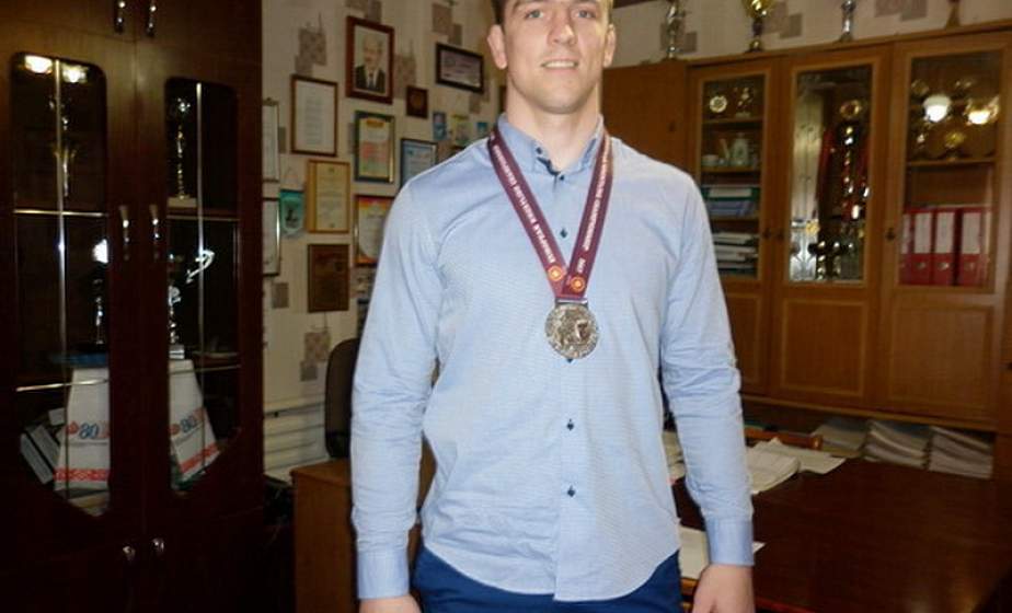 Новогрудчане стали серебряными призерами международных соревнований по греко-римской борьбе