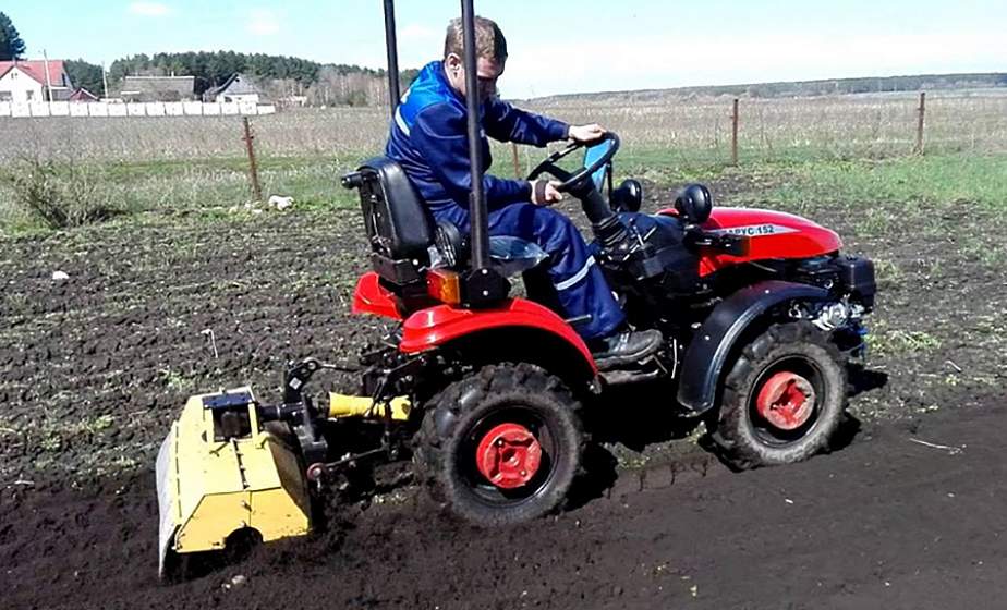 С места в карьер.  В тракторном биатлоне сразятся мини-трактора Сморгонского агрегатного завода
