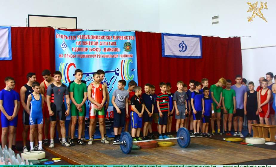 Тяжелоатлеты со всей страны съехались в Лиду