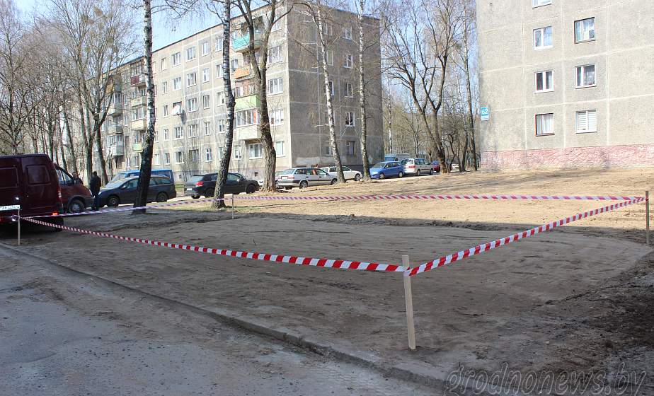 На улице Соломовой в Гродно подготовили площадку для первой экопарковки