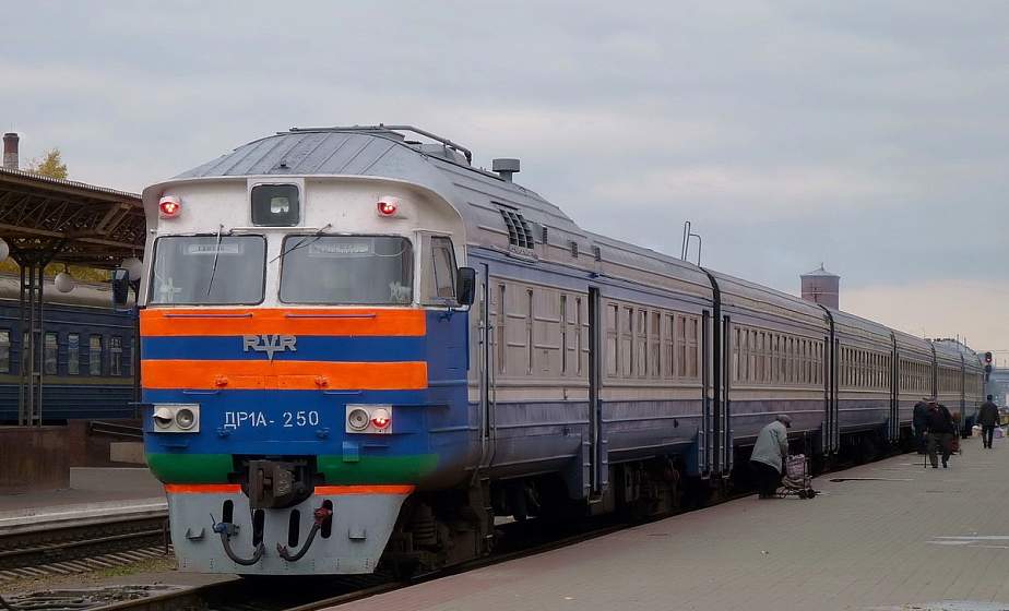 Более 100 дополнительных поездов назначила БЖД на апрельские и майские праздники