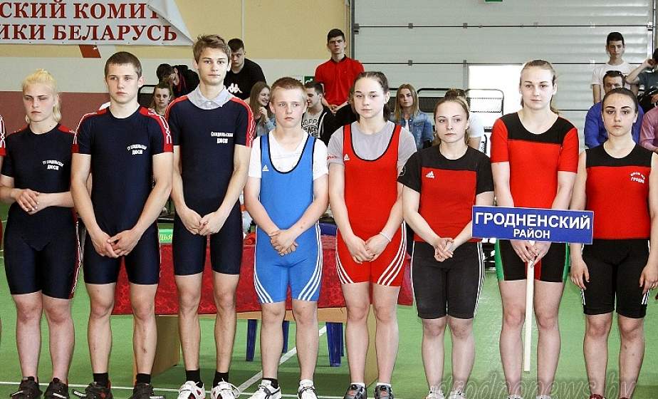 Открытый турнир памяти заслуженного тренера СССР Петра Савицкого собрал в Гродно юных тяжелоатлетов из Беларуси