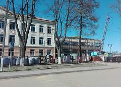 В школе в Скиделе новый корпус, а ученики временно переехали 