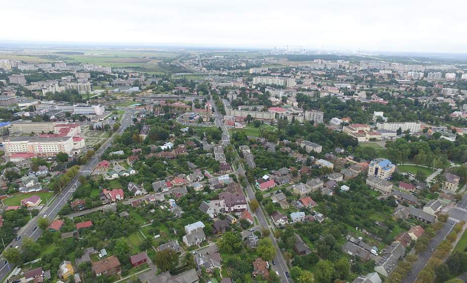 Сквер во дворе и «мобильные» деревья. Как  Гродно делают зеленым? (инфографика)