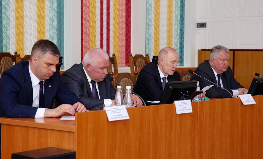  Экономическая стабильность, перспективы туризма и малая родина. Пресс-конференция председателя областного исполнительного комитета Владимира Кравцова прошла в Ивье