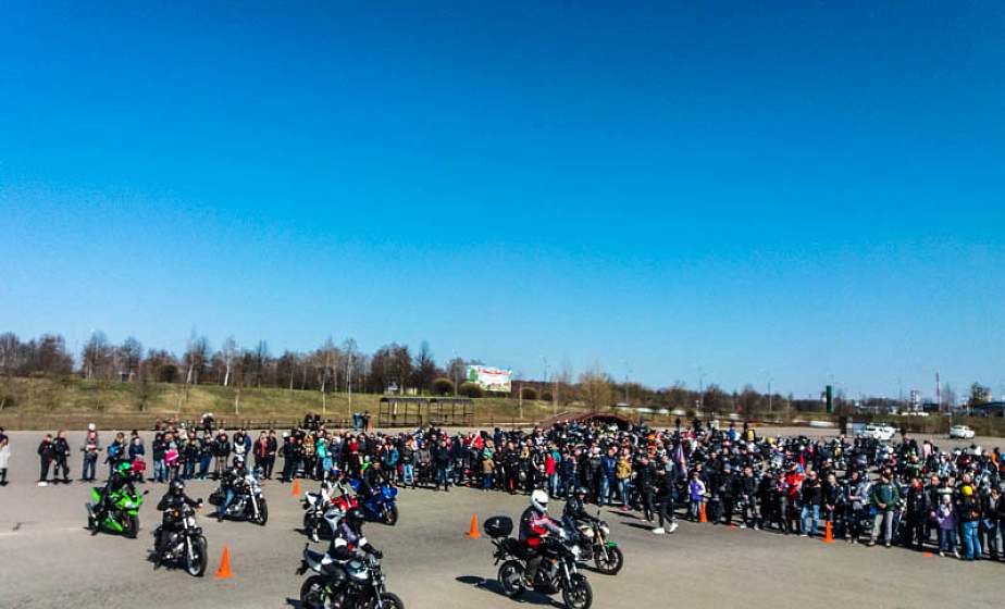 Мотоджимхана, пробег по центру и экстрим-конкурсы. В Гродно открыли мотосезон