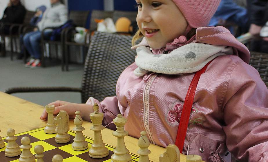 3-летние гроссмейстеры и почти 150 участников. На «Привале» ходили «конем» на «III Семейном фестивале любителей шахмат и шашек» 