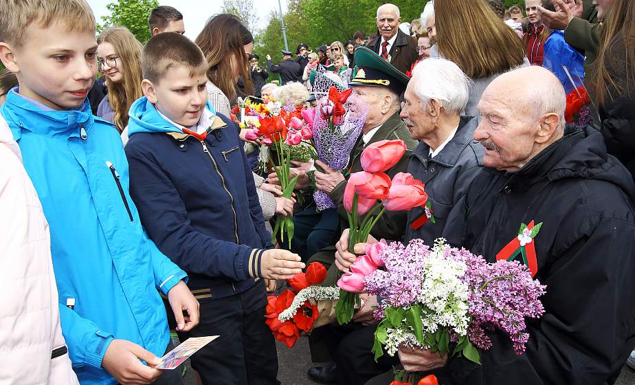 «Сирень Победы» зацвела в Коложском парке