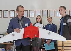  «Дрон» взлетает в Берестовице. Александр Внукович из Большой Берестовицы смастерил  собственный беспилотник