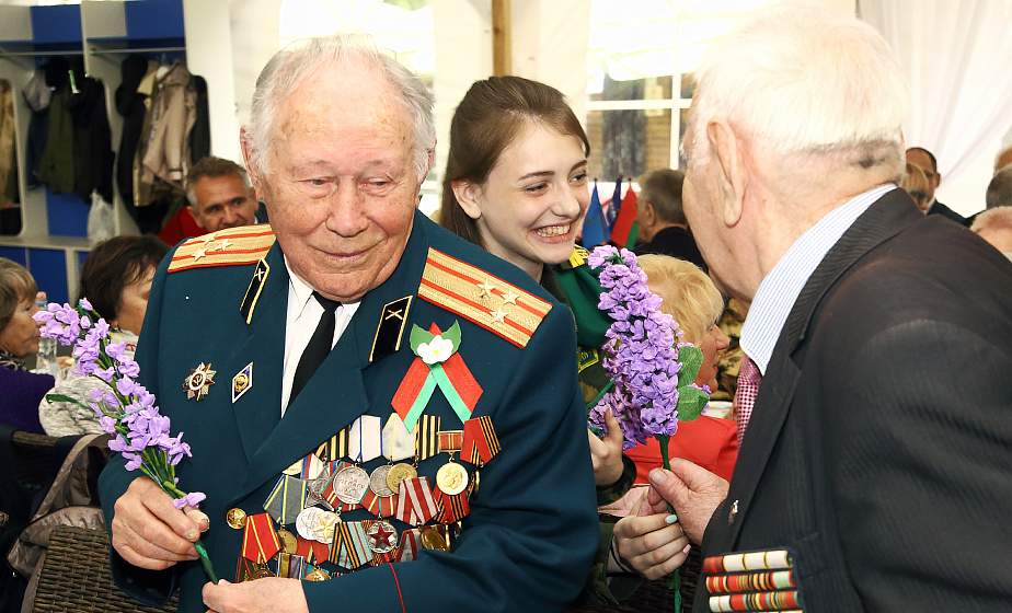 Большой праздничный бал для ветеранов прошел в Гродно 