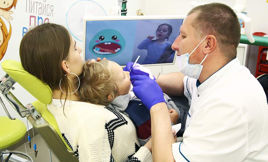 Когда молочные зубы меняются на коренные: на что обратить внимание родителям, рассказали в детской стоматологии «Золотой ключик»
