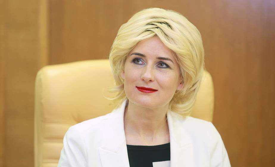 Субботнюю прямую телефонную линию с жителями Гродненщины провела заместитель председателя облисполкома Елена Бубенчик