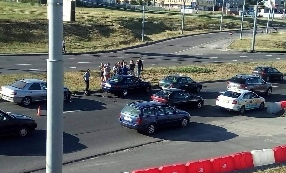 ФОТОФАКТ. В Гродно на проспекте Клецкова в ДТП попали пять автомобилей