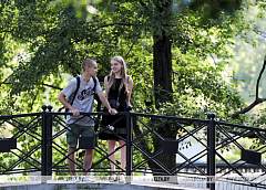 Александр Лукашенко - молодежи: будьте успешны и счастливы на своей родной земле