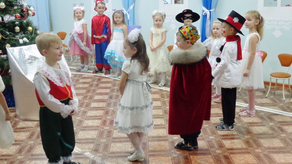 Новый год к нам мчится… Праздничные мероприятия проходят в яслях-саду №6