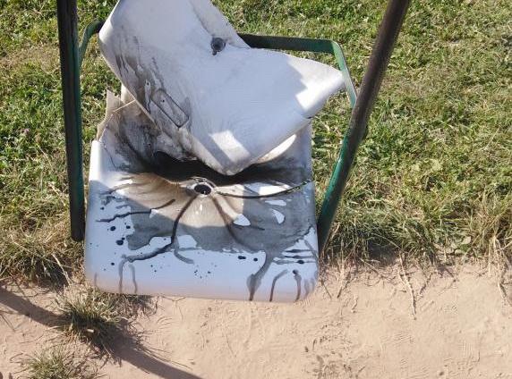 Кому мешала детская площадка?