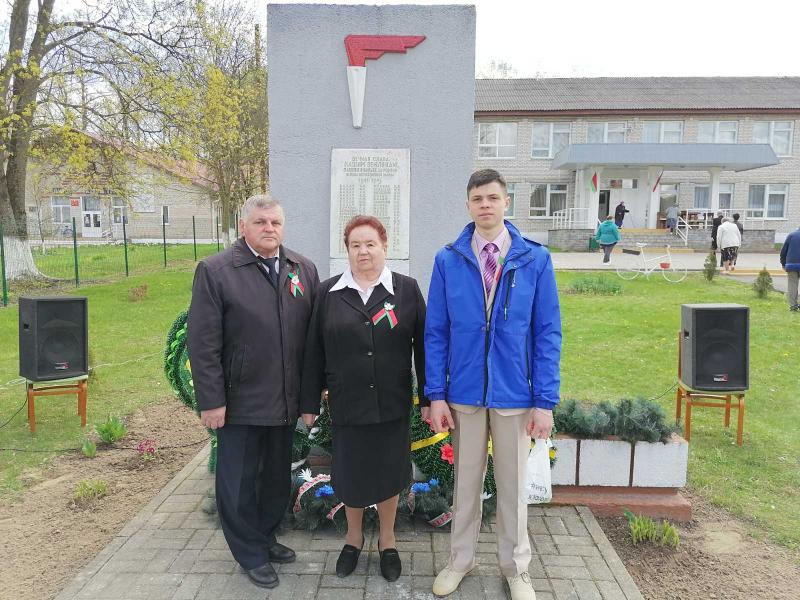 Во всех агрогородках Новогрудского района в День Победы прошли митинги и возложение цветов и венков к памятникам погибших земляков и  воинов