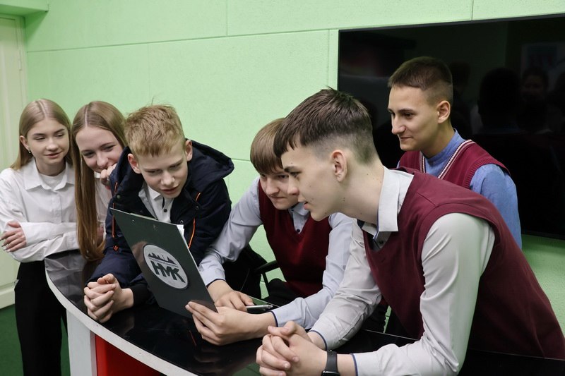 За «кулисами» журналистской работы. Школьники города посетили редакцию «НовоМедиаКомпания»