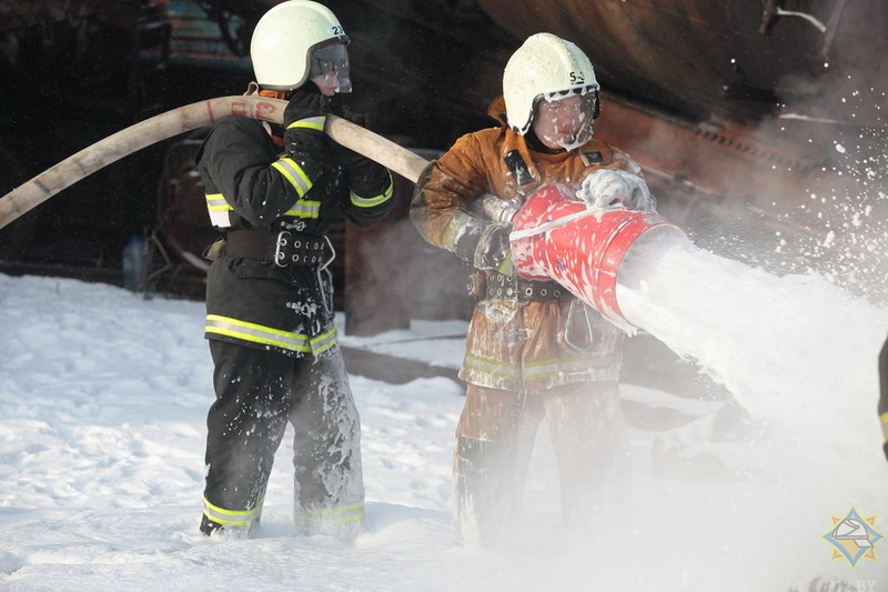 Віншаванне Навагрудскага райвыканкама і раённага Савета дэпутатаў з Днём выратавальніка