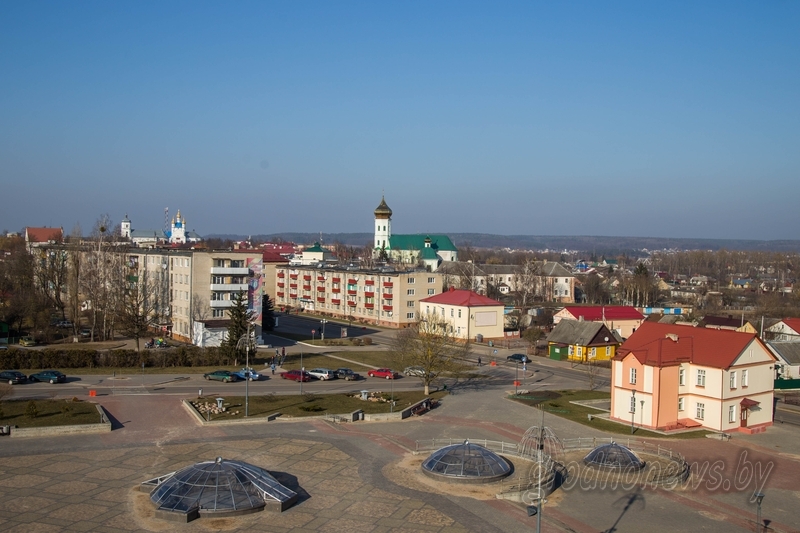 Код Сапеги, "первопечатники" в центре и авторы со всей Беларуси. Обзор праздника Дня письменности в Слониме