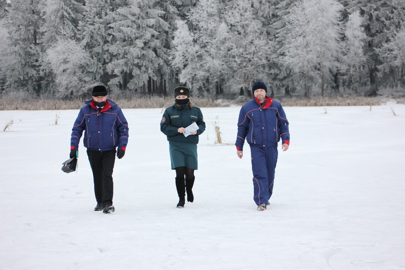 Лед = опасность. ОСВОД и МЧС провели рейд по водоемам Новогрудчины и напомнили рыбакам и отдыхающим правила безопасного поведения