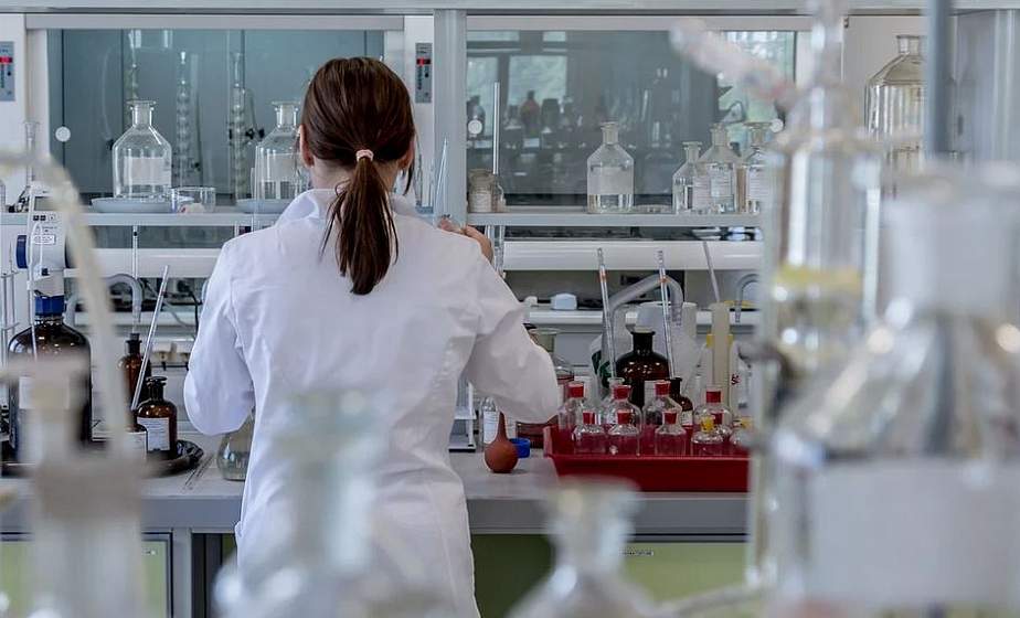 Ученые создали экологичное топливо из воды, света и углекислого газа