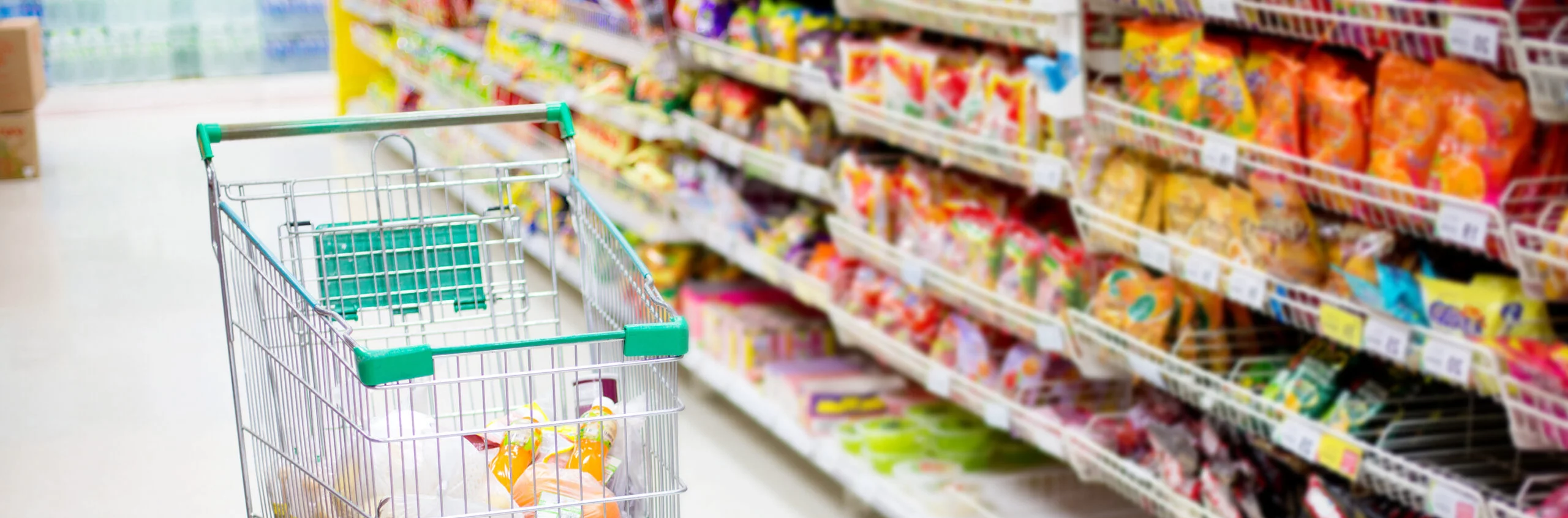 Товаровед ОАО «Большая Крыница» Елена Сачко уверена, что главное в ее работе – доброжелательность