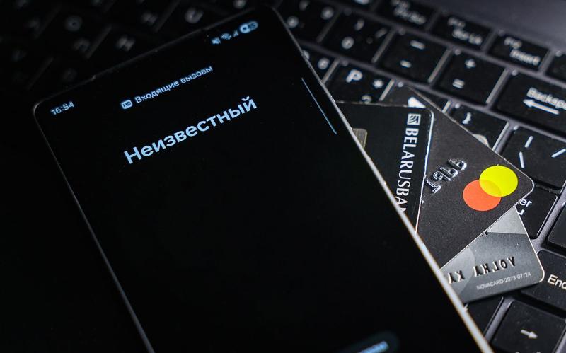За сутки приостановлены расходные операции по 71 счету — МВД