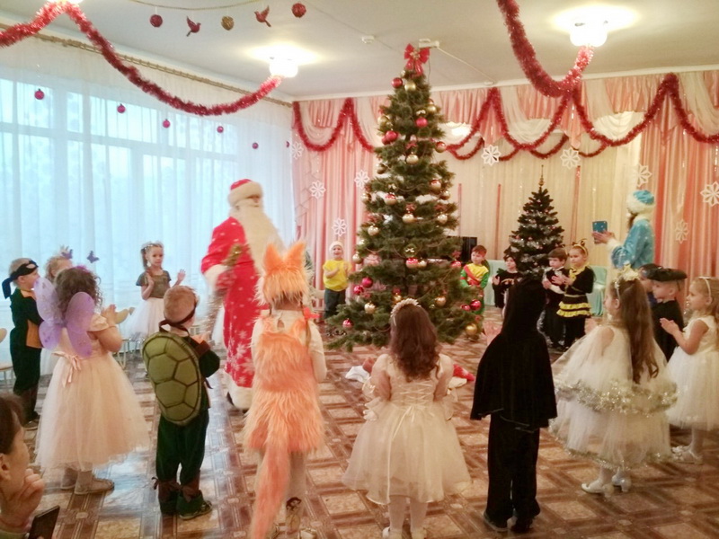 Новогодняя сказка пришла в гости к воспитанникам яслей-сада № 7 г. Новогрудка