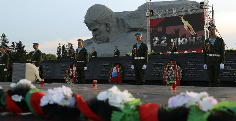 Беларусь вспоминает трагические события 22 июня 1941 года. Александр Лукашенко обратился к соотечественникам