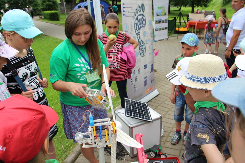 Выхаванцы Навагрудскай ЦТДіМ наведалі пляцоўку «Зялёныя школы для зялёнай будучыні»