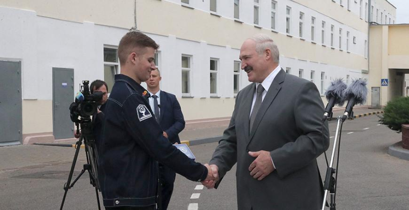 "Вы мне люди не чужие, родные!" В 2000-х Александр Лукашенко поддержал это движение, и теперь оно известно на всю страну