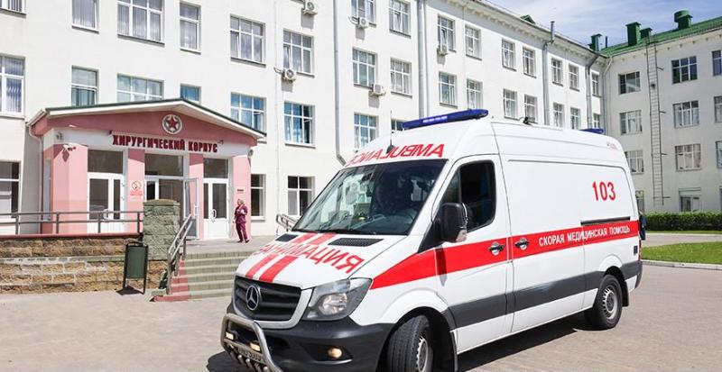 Тяжелораненого в ходе атаки дрона в Брянской области взрослого привезли в военный госпиталь в Минске