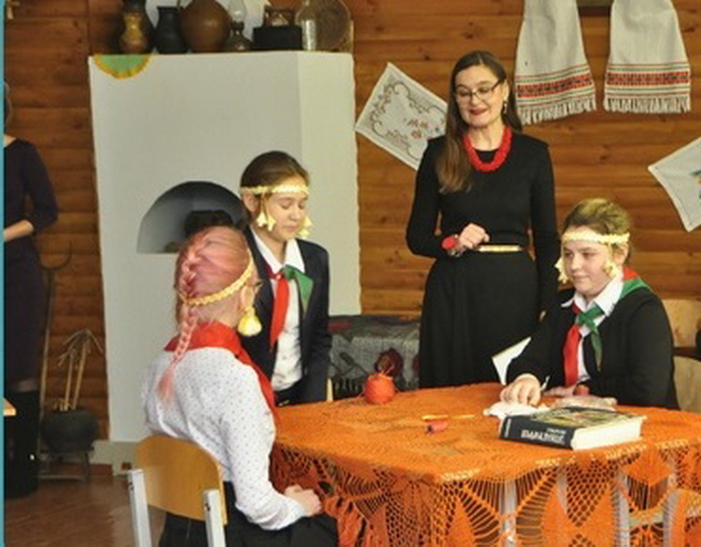 Сярэдняя школа №7 г. Навагрудка праводзіць набор у 1 клас з беларускай мовай навучання