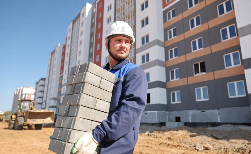 В Белстате рассказали, сколько зарабатывают строители