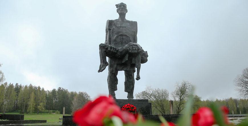 Статус Всебелорусской молодежной стройки присвоен объектам мемориального комплекса «Хатынь»