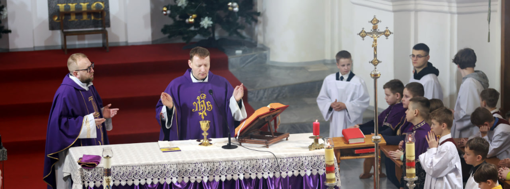 ФОТОФАКТ. На Новогрудчину прибыл символ Рождества – Вифлеемский огонь