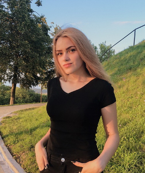 Стобалльница Ксения Малявская: "Знание иностранных языков - бонус для специалиста"