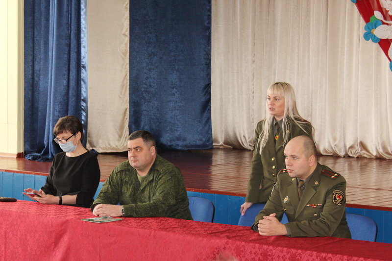 Есть такая профессия – Родину защищать. Представители Военной академии встретились со школьниками Новогрудка