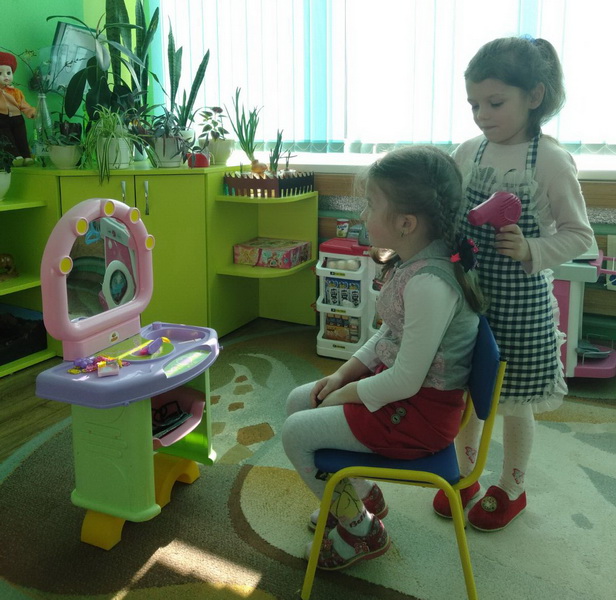 Все профессии нужны. Воспитанники яслей-сада №10 Новогрудка знакомятся с миром профессий