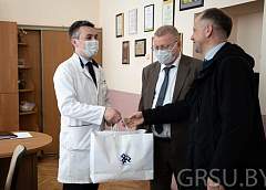 Специальное приспособление, которое облегчает ношение медицинской маски, создают в Технопарке Купаловского университета