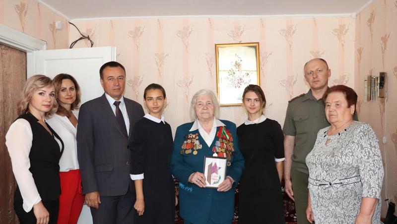 Награды – ветеранам. Поздравления и юбилейные медали принимают ветераны Великой Отечественной войны Новогрудчины
