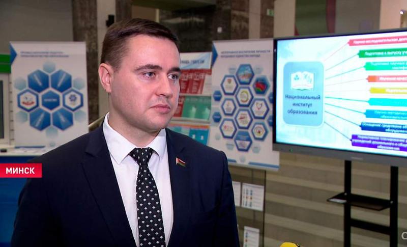Что изменится в системе образования? Андрей Иванец рассказал о новациях, которые примут в новом учебном году