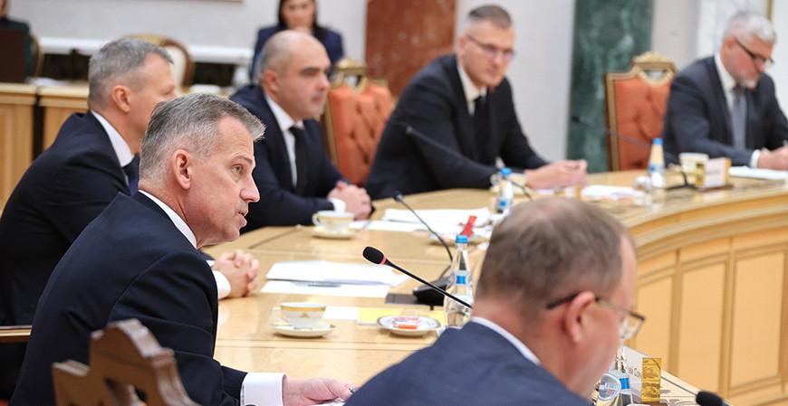 Партийное строительство в Беларуси. На что ориентирует Александр Лукашенко и какое мнение у самих партийцев и экспертов
