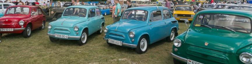 Оригинальные средства передвижения – автомобили «ЗАЗ-965» и «СМЗ С-ЗД» – в гараже новогрудчанина Александра Лещинского занимают почетное место